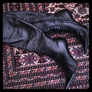 Knee High Blk Leather Boots